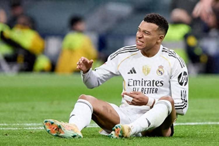 皇马又要四大皆空？锋线大腿十字韧带撕裂，姆巴佩也恐赛季报销